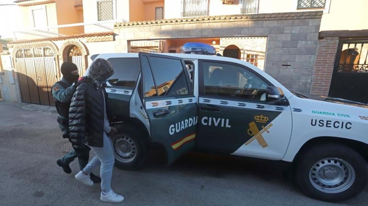 Imagen de uno de los detenidos en los registros de Algeciras