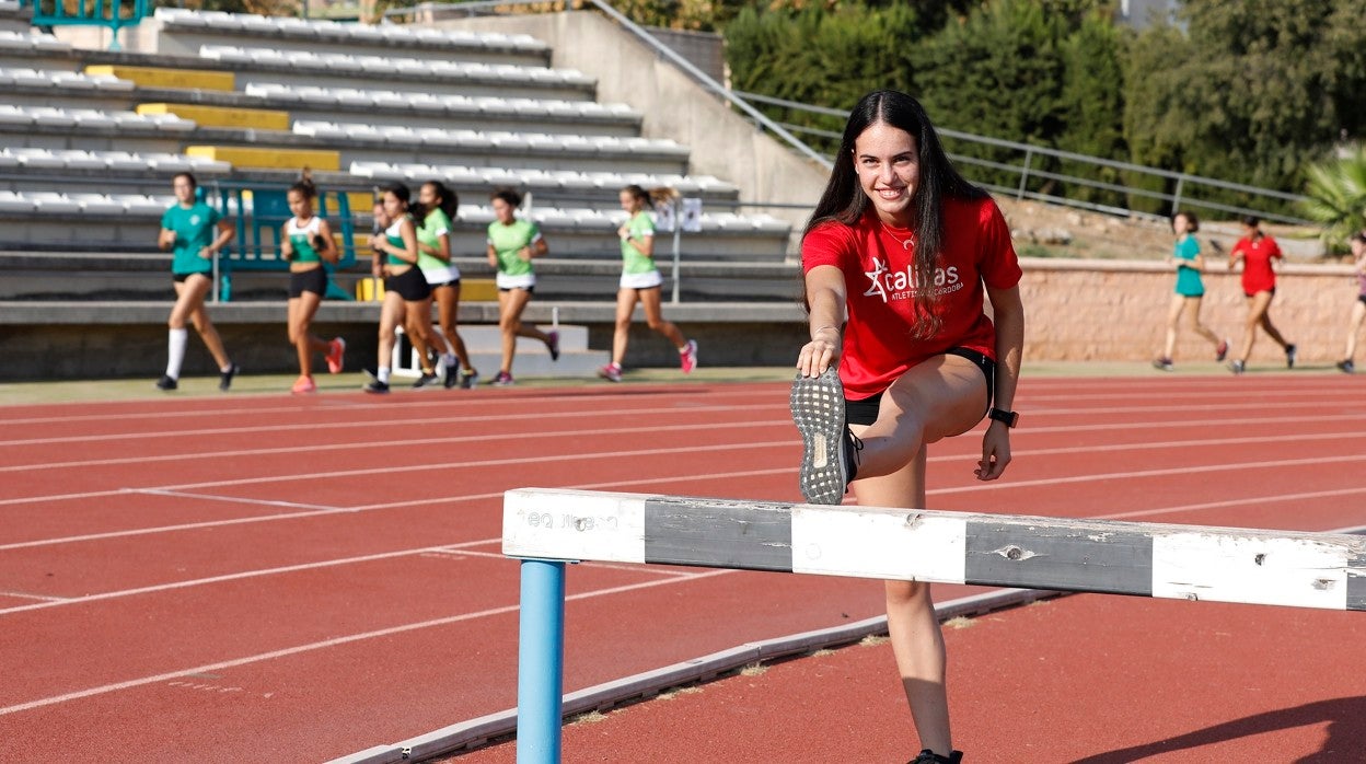 La atleta cordobesa Carmen Avilés entrena en las instalaciones del Fontanar