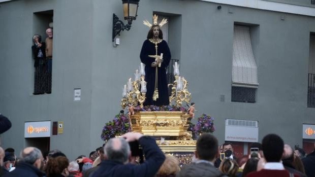 Emotivo traslado del Señor de la Sentencia a Catedral