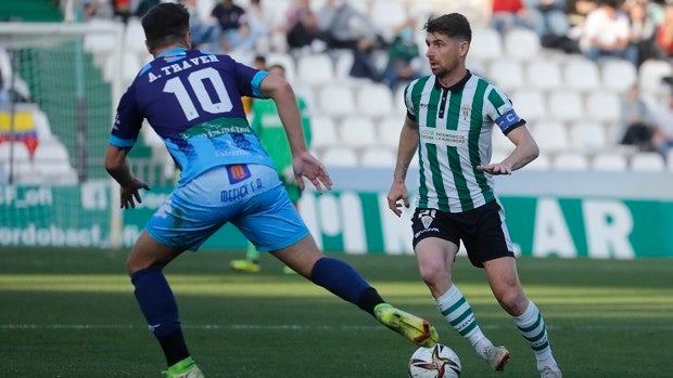 Córdoba CF | Javi Flores, preparado para entrar en la convocatoria tras la resolución