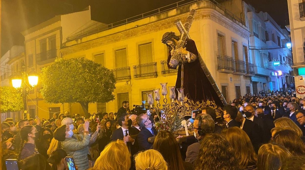 Nuestro Padre Jesús Nazareno, ayer durante su viacrucis extraordinario por las calles de la Rambla