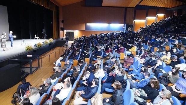 El congreso solidario ‘Educando en Valores’, en Pozoblanco, congrega a más de 800 participantes