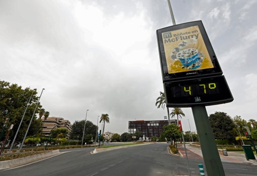 Reloj termómetro de JC Decaux en plena ola de calor