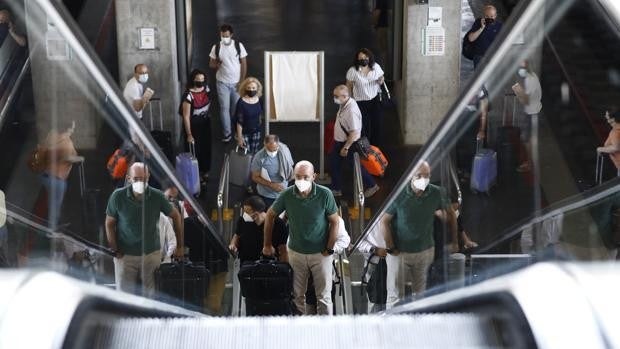 Iberia y Renfe ofrecen un billete único desde la estación de Córdoba a Barajas para volar a 90 destinos