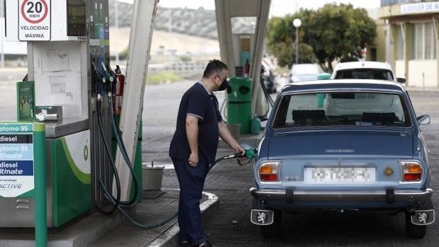 Las estaciones de servicio de Córdoba garantizan el suministro de combustible ante la huelga del lunes