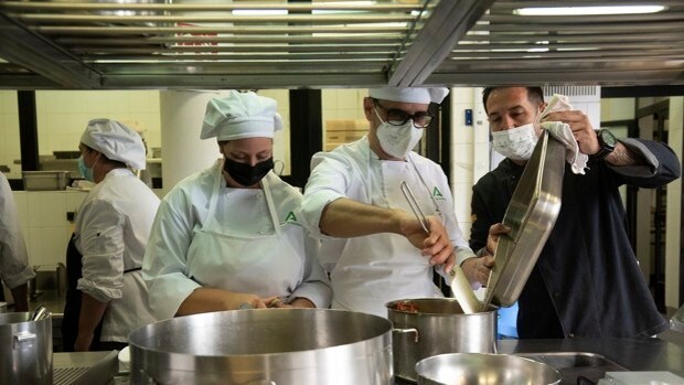 Los hosteleros de Málaga buscan trabajadores para más de 26.000 empleos aún por cubrir tras la pandemia