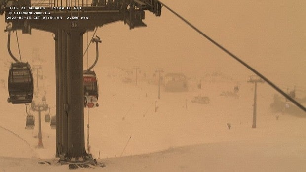 Sierra Nevada, convertida en un 'desierto' tras la calima