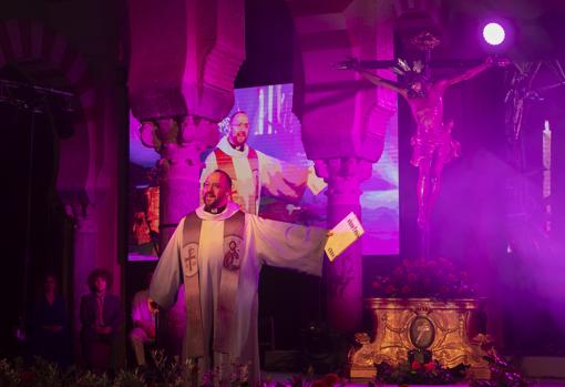 Un momento de 'Vía Crucis. El musical', en la Mezquita-Catedral de Córdoba