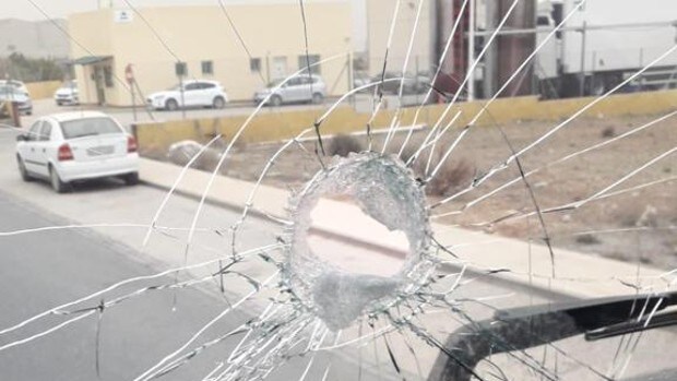 Pedradas, ruedas pinchadas y agresiones: así son los ataques a los camiones que circulan por Córdoba