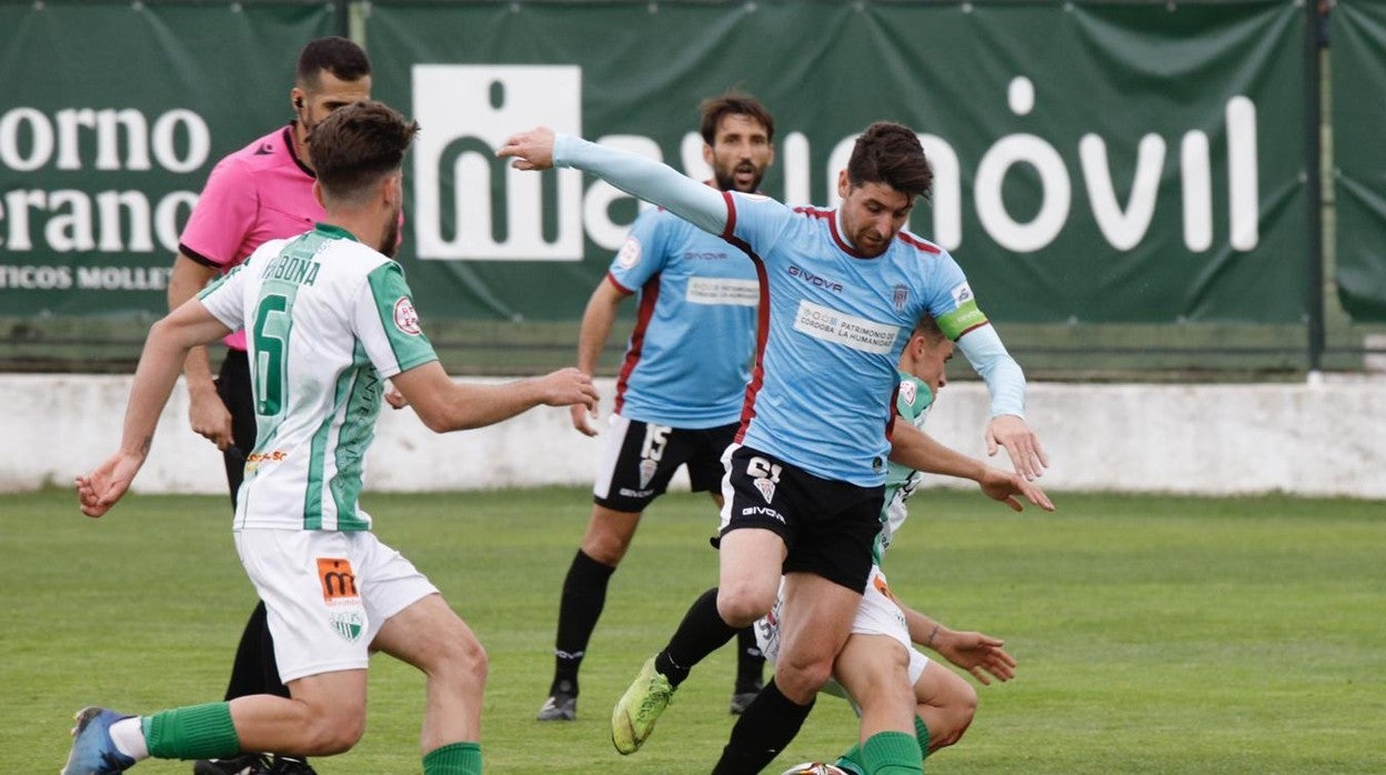 Javi Flores durante el partido ante el Antequera