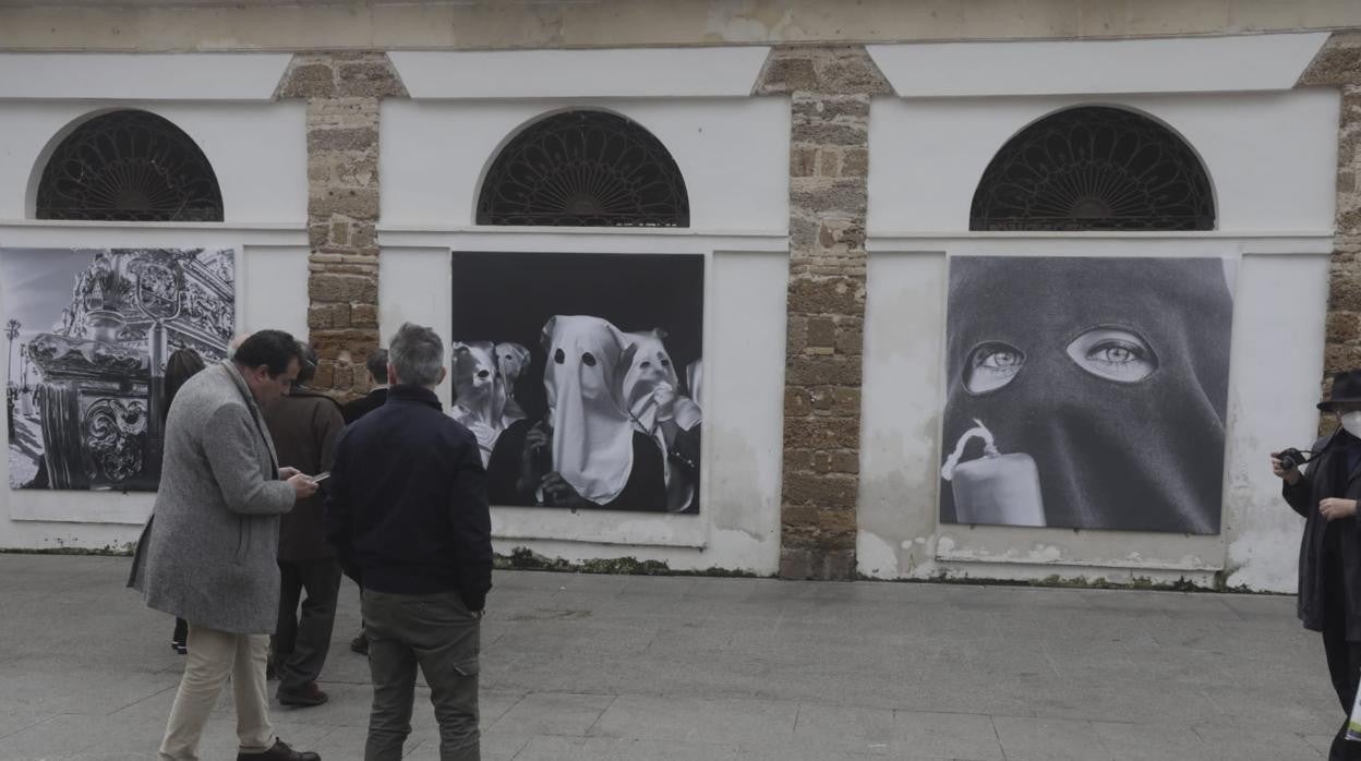 Exposición cofrade en el Mercado de Abastos