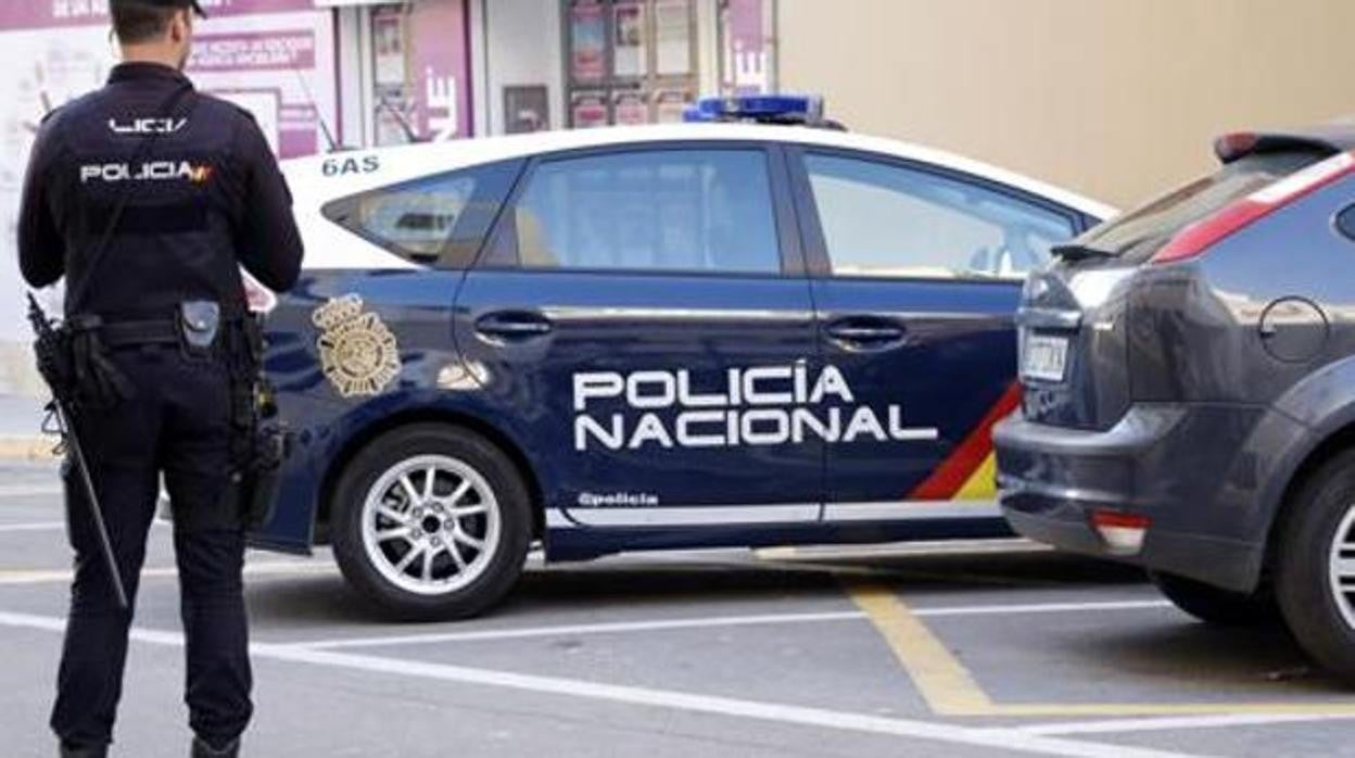 Un agente de la Policía Nacional en una imagend e archivo