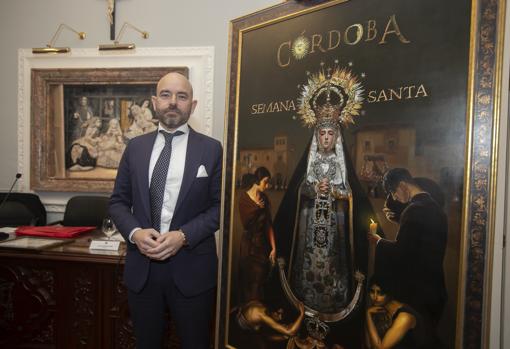 Fernando Vaquero, con el cartel de la Semana Santa de Córdoba 2020