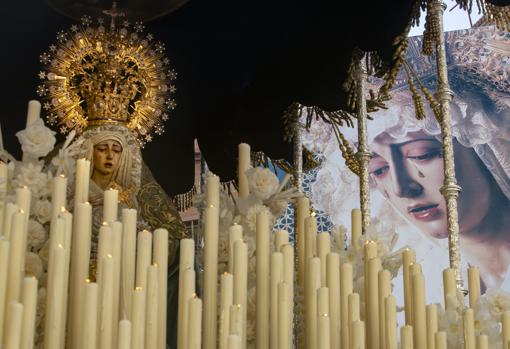 Nuestra Señora de la Estrella, en su paso de palio