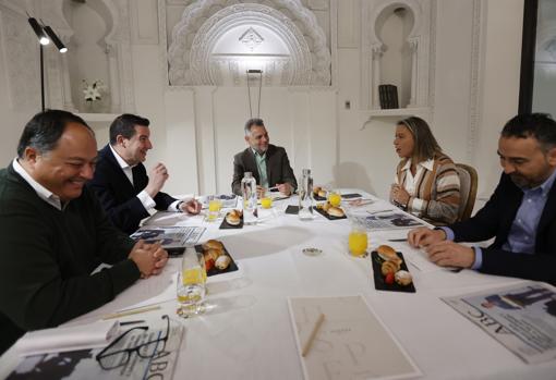 Un momento de la charla en el Hotel Hospes Palacio del Bailío