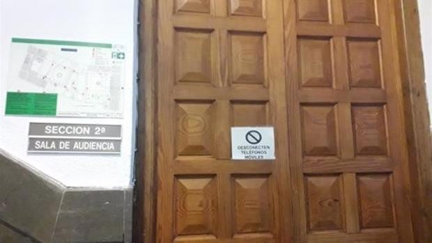 A juicio en Granada por intentar matar a puñaladas a un hombre cuando aplaudía a los sanitarios