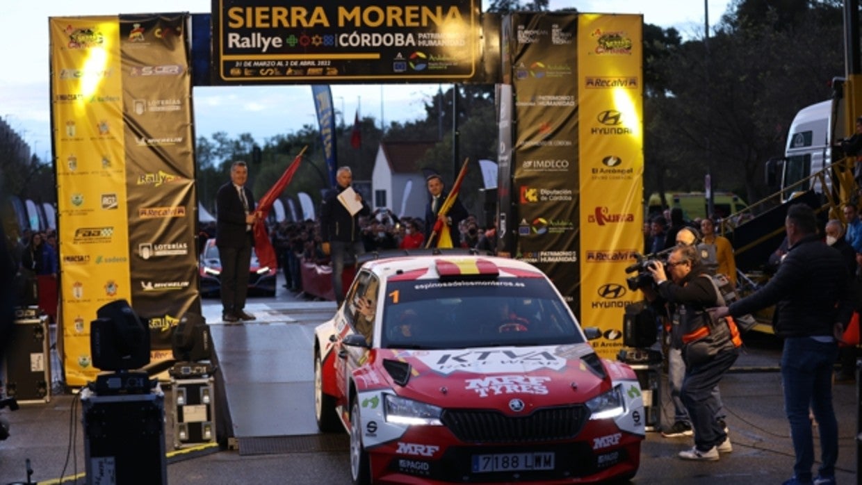 Ceremonia de salida del Rallye Sierra Morena en el Paseo de la Victoria