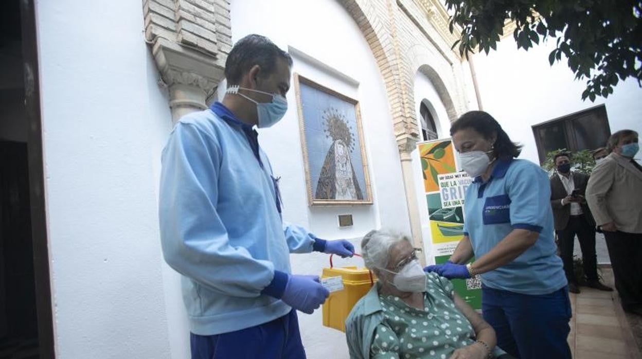 Vacunación en residencia de ancianos de Córdoba