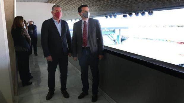 El alcalde de Córdoba recupera el anhelo de un hotel en la tribuna del estadio El Arcángel