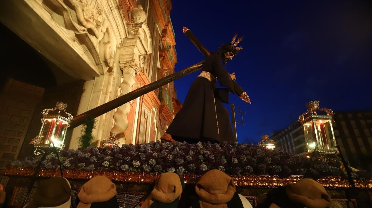 Paso del Señor en su Soberano Poder, a la salida de la iglesia de la Merced