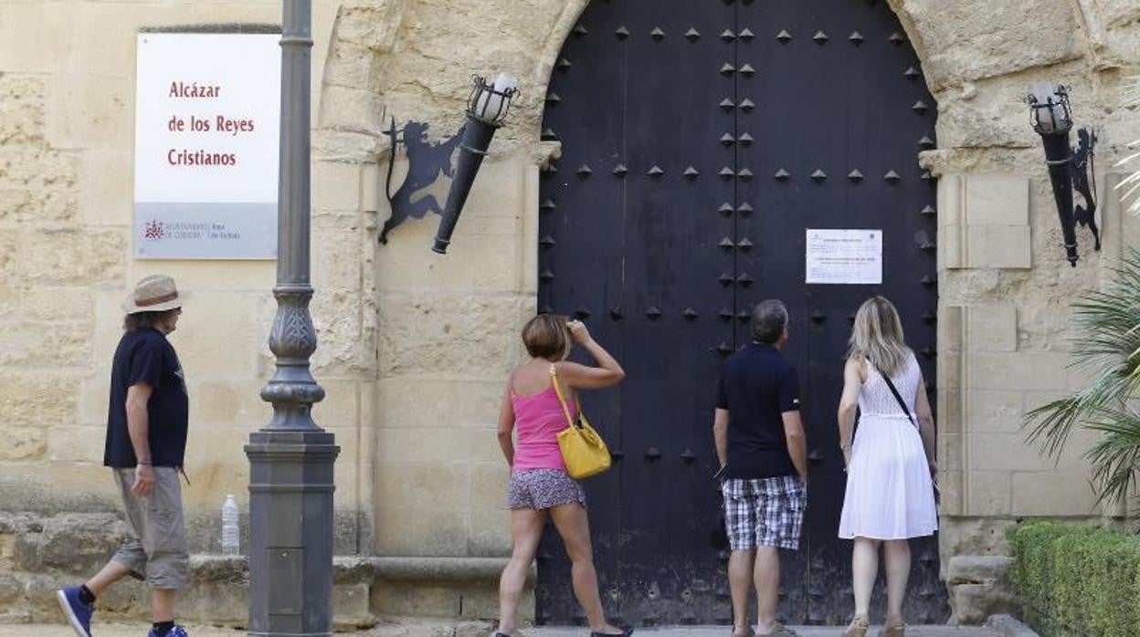 El Alcázar, cerrado durante un lunes de un puente festivo en 2017