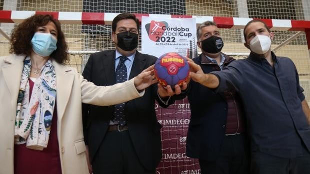 Más de 800 niños llenarán los pabellones de balonmano en el 'Torneo Córdoba Handball Cup'