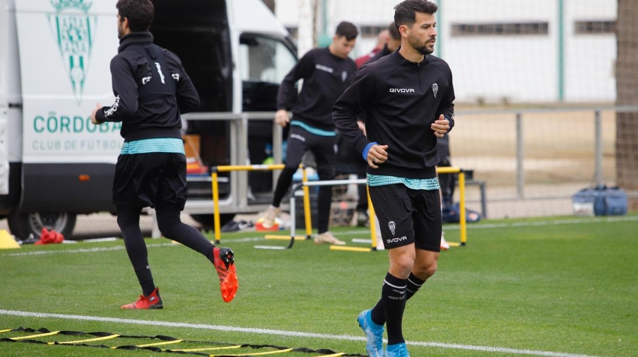 José Ruiz trota durante la sesión de este jueves en la Ciudad Deportiva