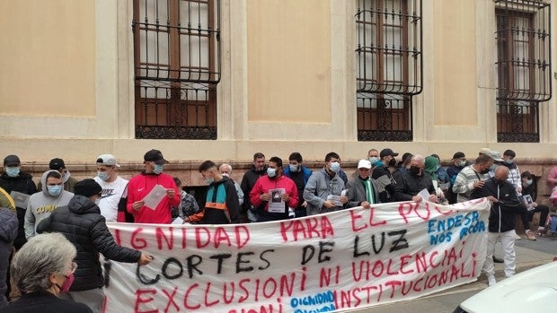 El Puche se rebela: el barrio más pobre de Almería quiere que le devuelvan la luz