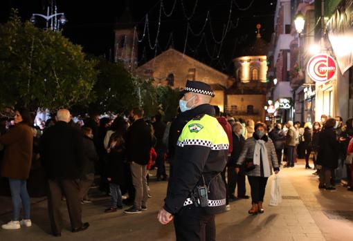 Un agente de la Policía Local en Lucena