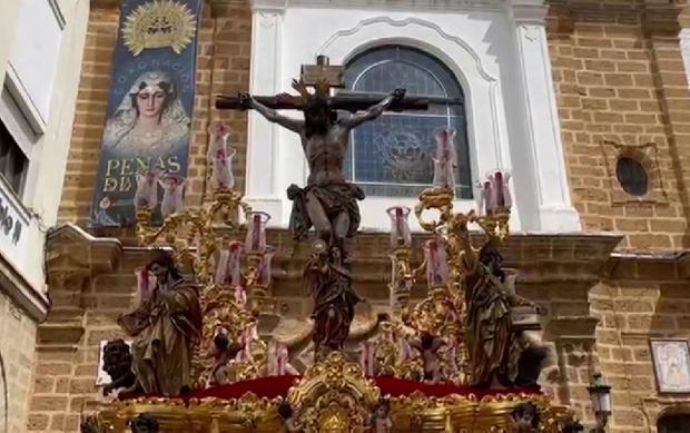 En vídeo la salida del Cristo de la Palma a las calles de su barrio de la Viña