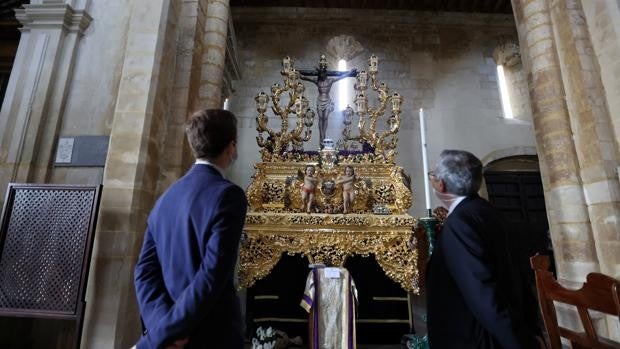 El Miércoles Santo de Córdoba apura la espera con el sol en un cielo despejado