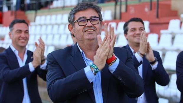 González Calvo, consejero delegado del Córdoba: «Es un gran día. Que la afición lo disfrute; sobre todo ellos»