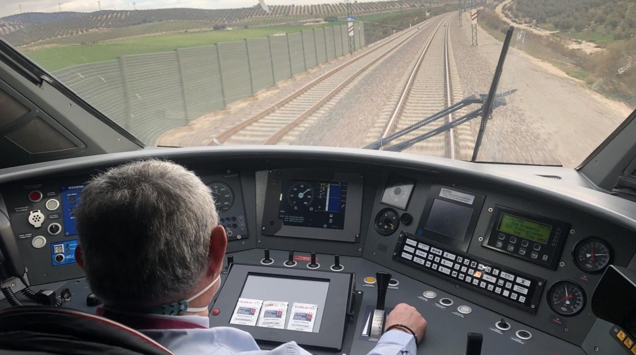 Trayecto de Málaga a Granada desde la cabina del tren