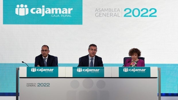 Cajamar supera por primera vez los 3.000 millones de euros en capital social