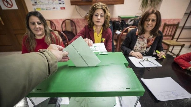 La Junta de Andalucía inició en febrero los preparativos para las elecciones autonómicas