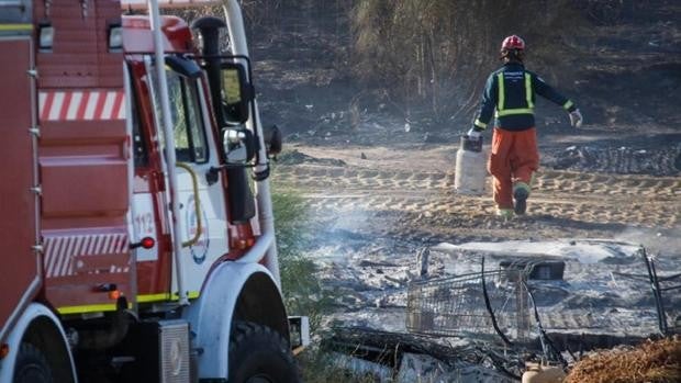 Muere en Lepe una persona en el incendio de una chabola junto al cementerio