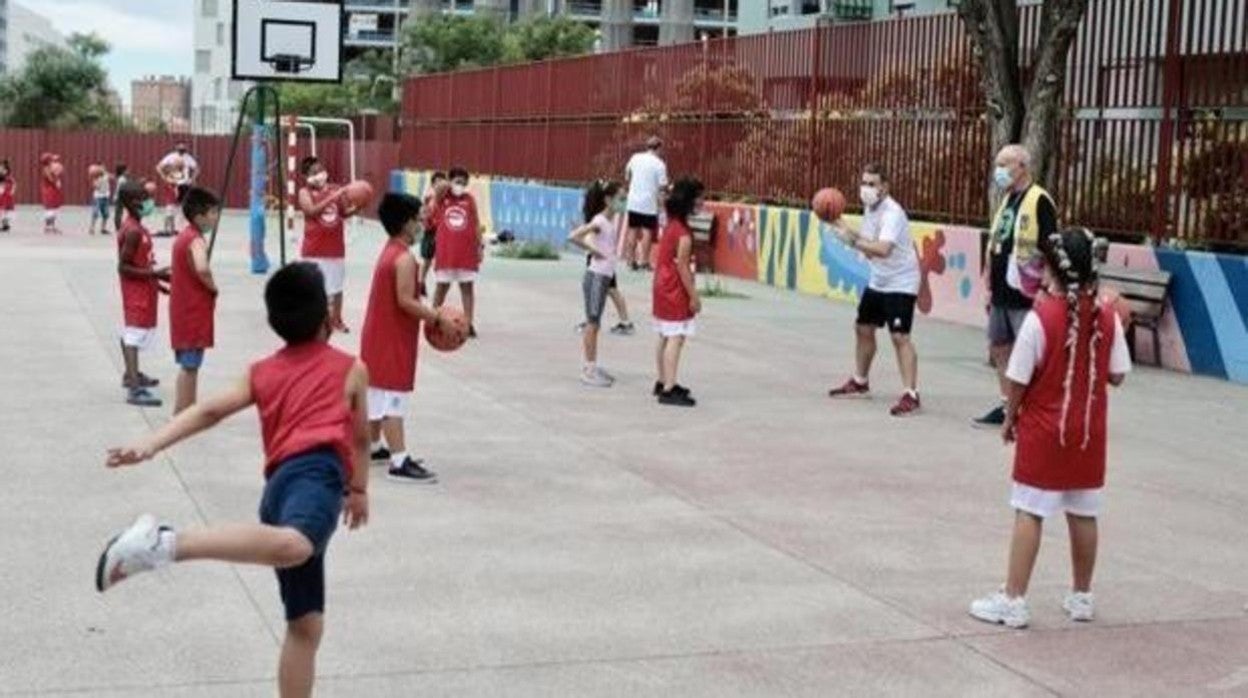 La mascarilla deja de ser obligatoria en los colegios