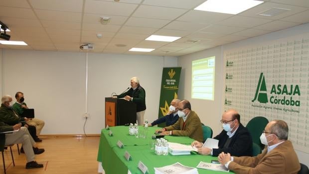 La asamblea de Asaja aprueba unas cuentas continuistas ante las dificultades del campo