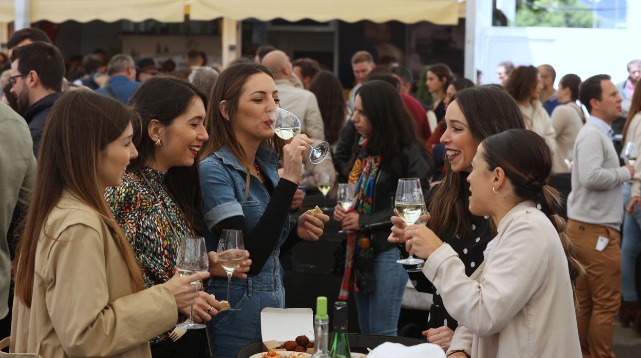 Público en la Cata del Vino en la jornada del sábado