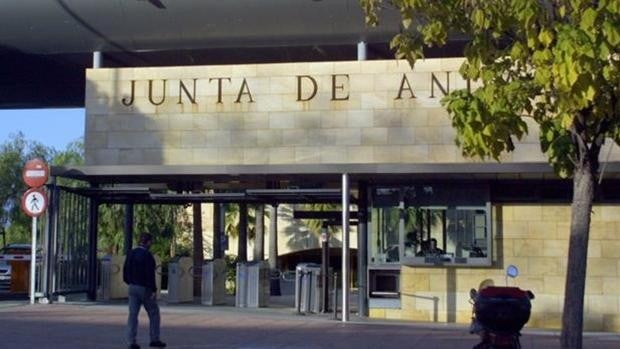 La Junta cambia el criterio de despido para los interinos en Administración General de Andalucía