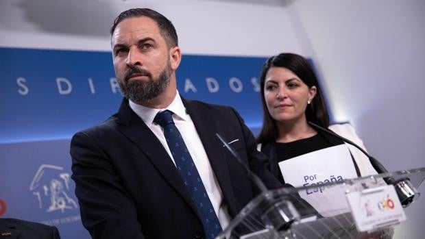 Santiago Abascal apunta a Macarena Olona como candidata de Vox en las elecciones en Andalucía