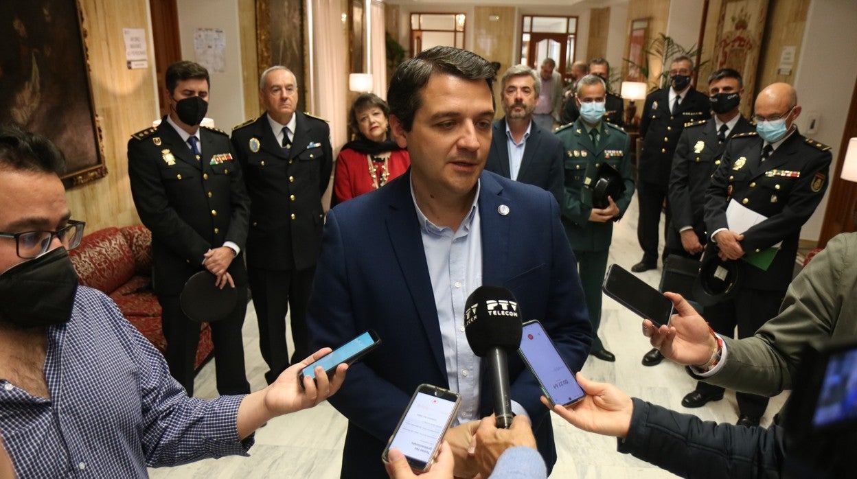 El alcalde, tras la reunión