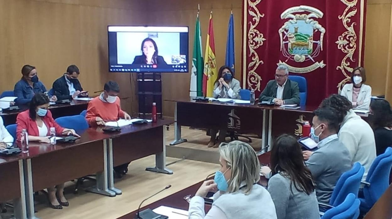 Celebración del Pleno del Ayuntamiento de Puente Genil