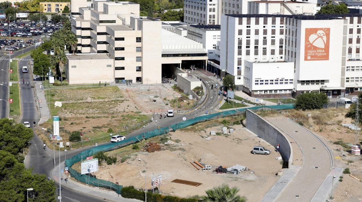 Imagen del solar donde se empezaron las obras las consultas externas del Materno Infantil del Reina Sofía