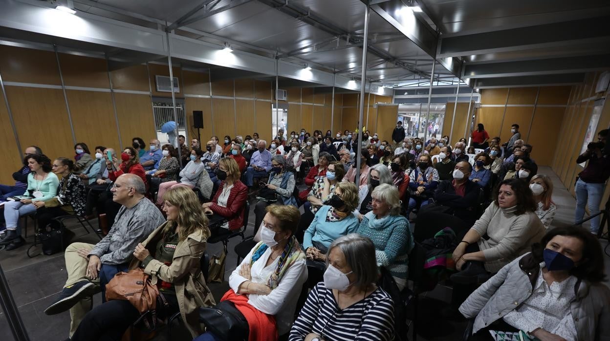 Público asistente a una de las presentaciones de la Feria del Libro de Córdoba