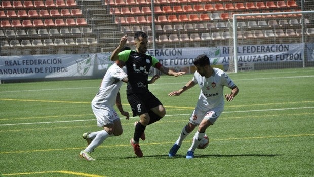 El Ciudad de Lucena se despide del ascenso a Segunda RFEF ante el Utrera (1-1)