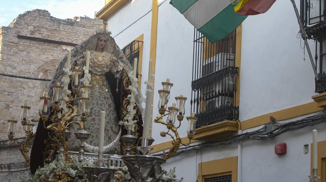 Procesión de la Virgen de la Paz en la tarde del sábado