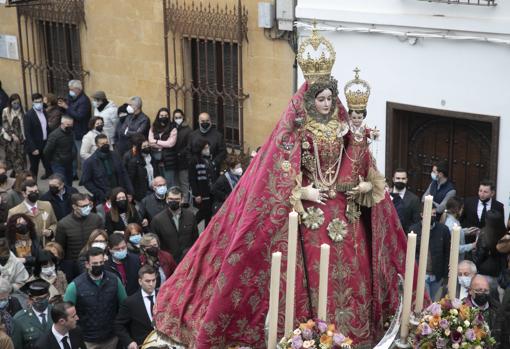 María Santísima de Araceli, recién restaurada, por las calles de Córdoba