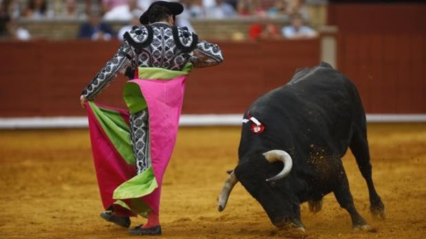 Ventura corta dos orejas en una tarde para el recuerdo por el toreo de Morante