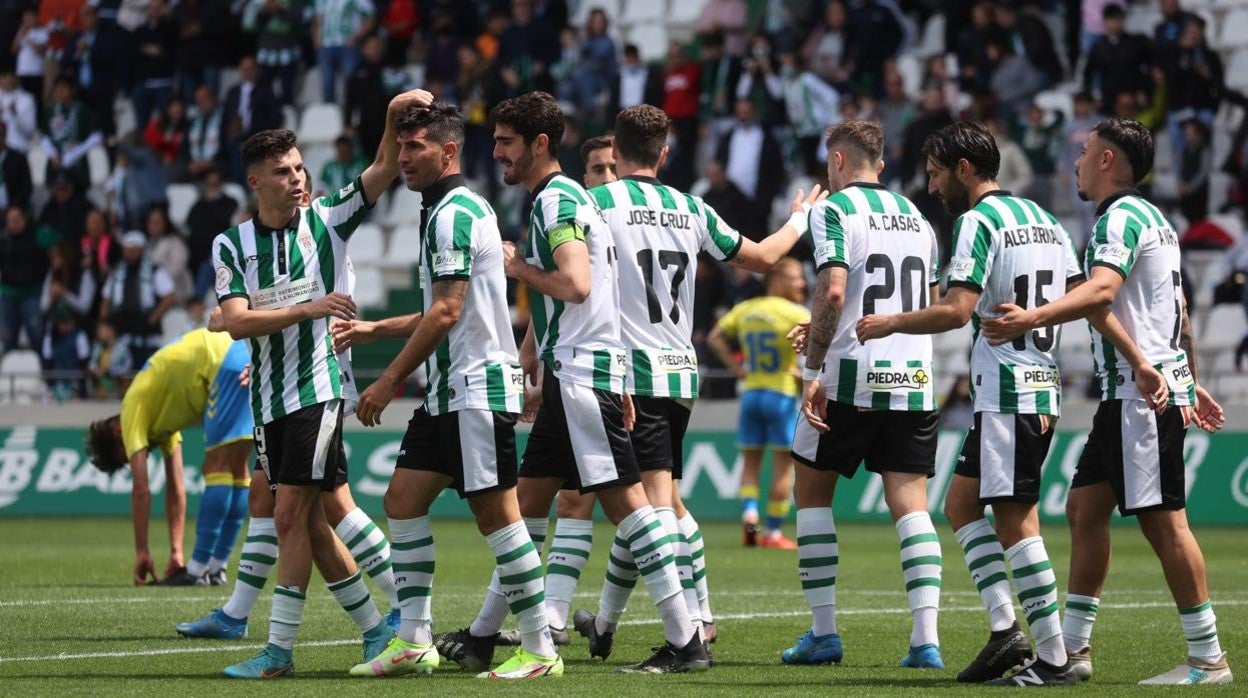 Los jugadores del Córdoba CF celebran un gol en El Arcángel